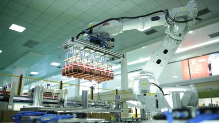 匠心做好酱!消费者走进郫县豆瓣探寻“川菜之魂”的品质密码